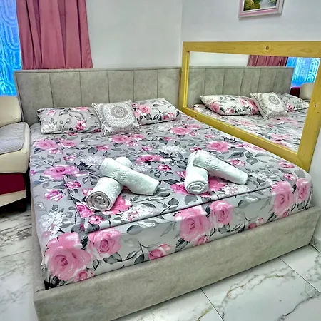 Cozy Urban アパート